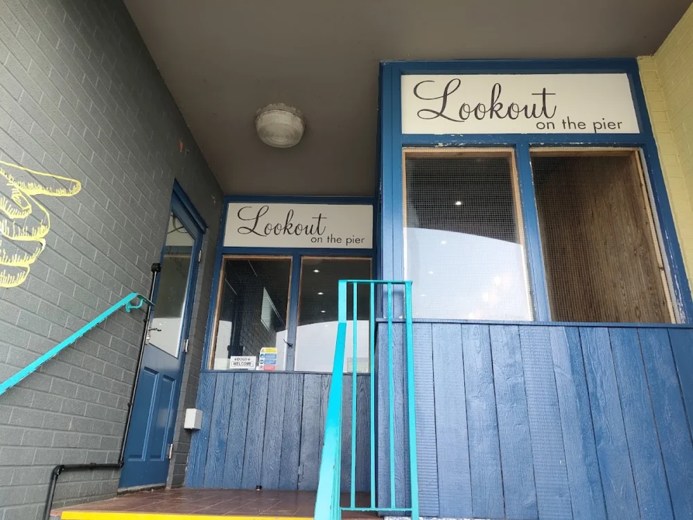 Lookout on the Pier