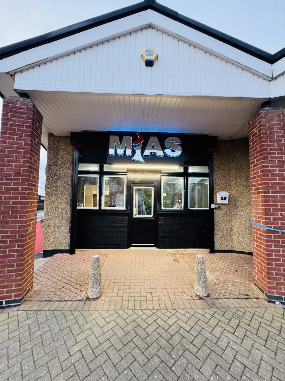 Mias